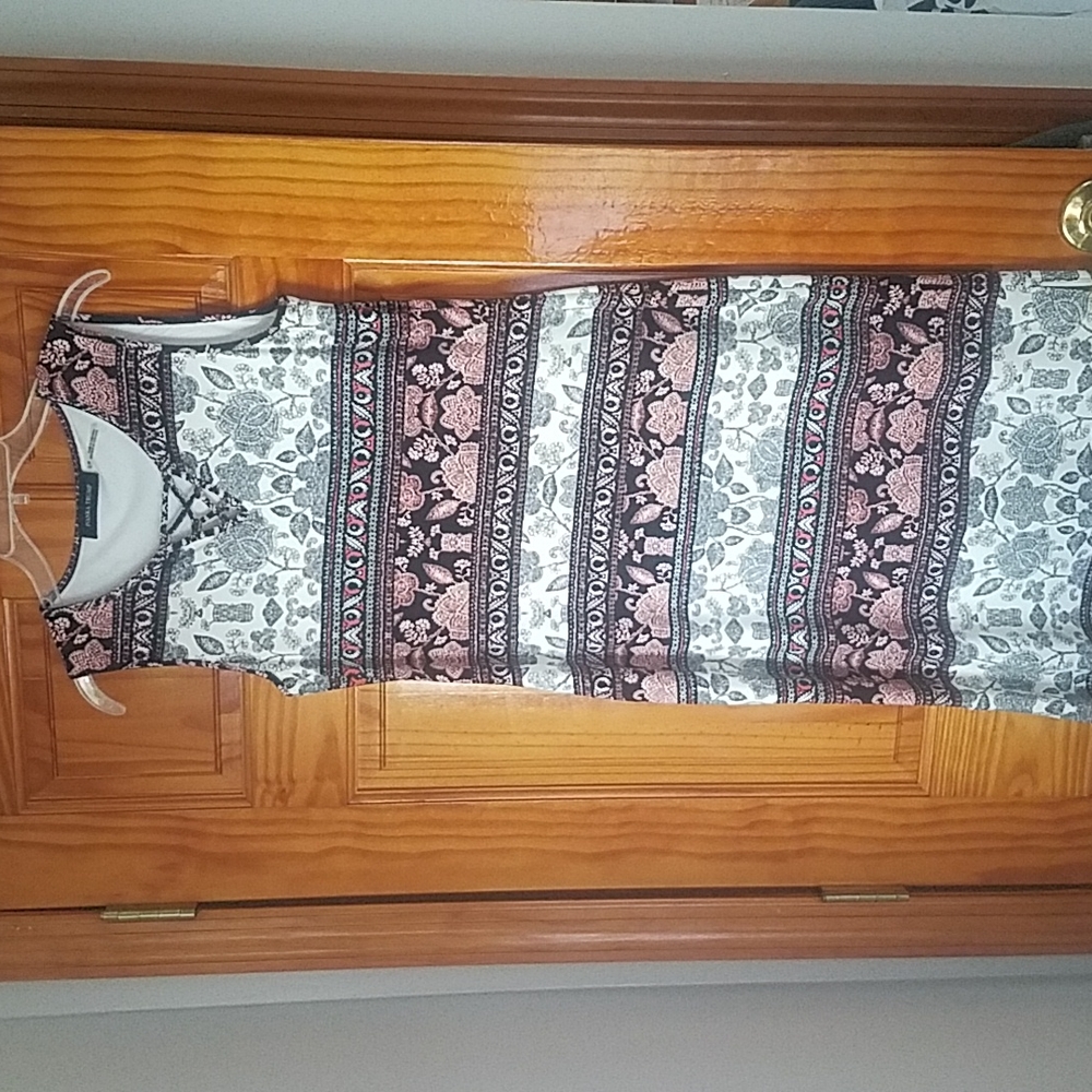 - Ivanka trump sleeveless midi dress size small